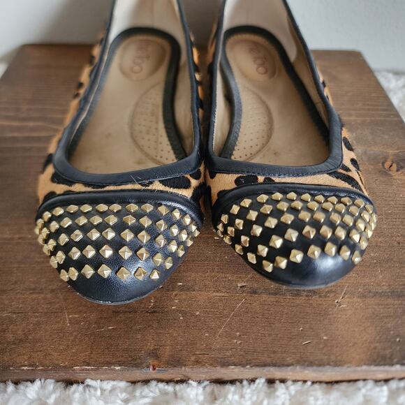 Me Too Leopard Krave with Studded Flats in Gold/Black Women's Size 6M - Picture 11 of 11